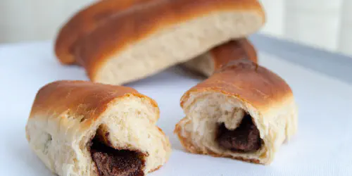 Cómo preparar los famosos bollicaos o bollos rellenos de vuestra crema de chocolate preferida, en este caso Nutella. Merienda perfecta paso a paso.