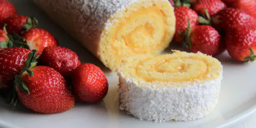 Cómo hacer un brazo de gitano relleno de Lemon Curd o crema de limón. Postre de textura suave y cremosa y por ese punto de acidez equilibrado. Paso a paso con fotos.