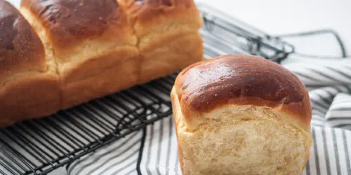 Cómo preparar pan brioche. Una de las mejores recetas de este pan dulce muy ligero y sabroso. Una buena opción para acompañar el desayuno o merienda.