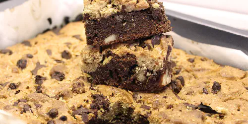 Cómo preparar los famosos Brookies. Una receta de un bizcocho tipo brownie de chocolate y galletas cookies americanas. Combinación perfecta de chocolate