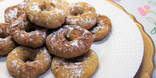 Cómo hacer buñuelos de boniato. Receta tradicional de Semana Santa y Todos los Santos en Mallorca. Bunyols deliciosos, baratos y muy fáciles de preparar.