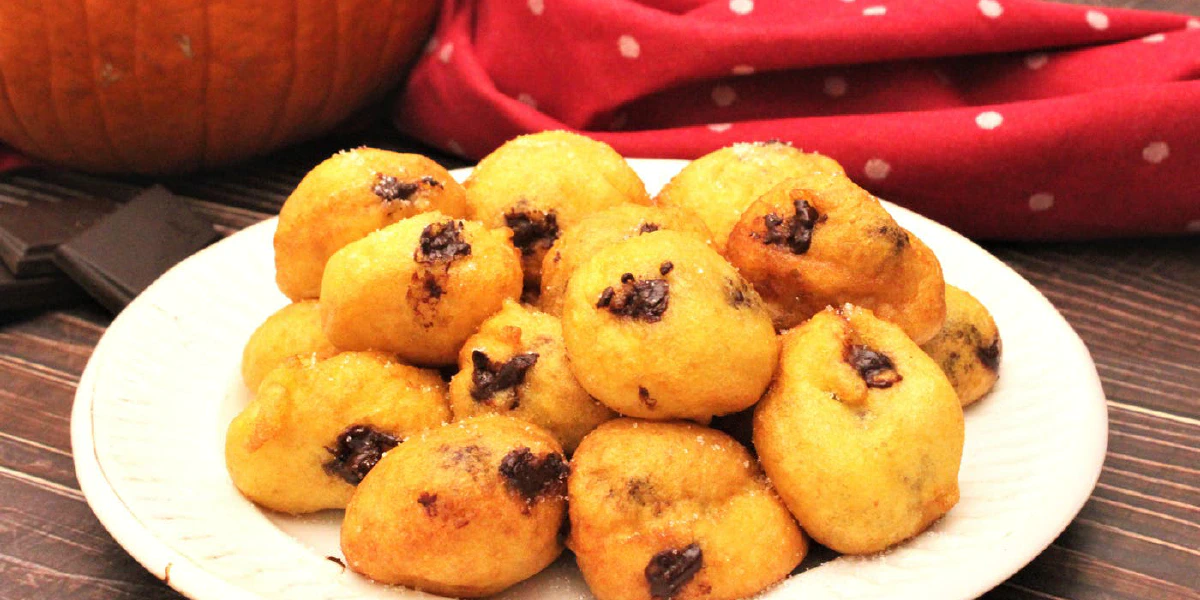 Receta de Buñuelos de calabaza rellenos de chocolate. Receta de Todos los Santos