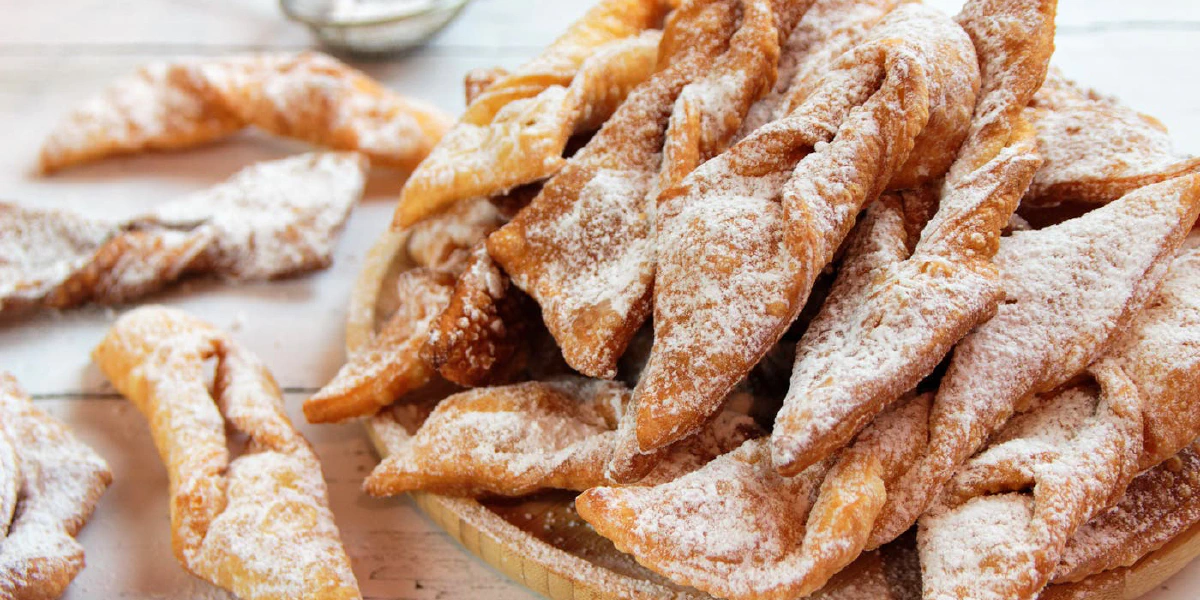 Receta de Chrusciki o alitas de ángel polacas. Postre de Carnaval