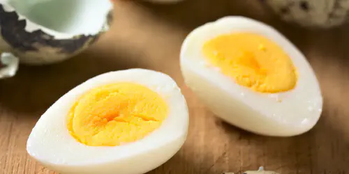 Cómo cocer huevos de codorniz para que queden perfectos. Todo lo que necesitas saber sobre este tipo de huevos. Propiedades, consejos y tipos de cocción.