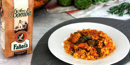 Cómo hacer la paella valenciana perfecta, Receta tradicional de la auténtica paella valenciana siguiendo los consejos de expertos y maestros del arroz.. Nada de chorizo ni cebolla como hacer el amigo Jamie Oliver.