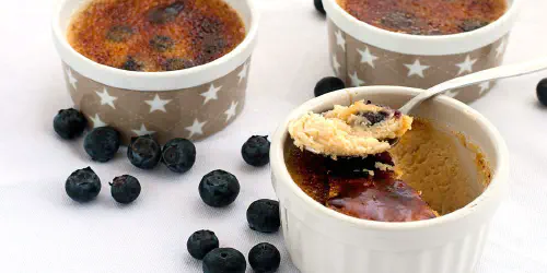 Cómo preparar una deliciosa crema de turrón, al estilo de una crema catalana pero con todo el sabor de la Navidad. Postre de rechupete para todo el año.