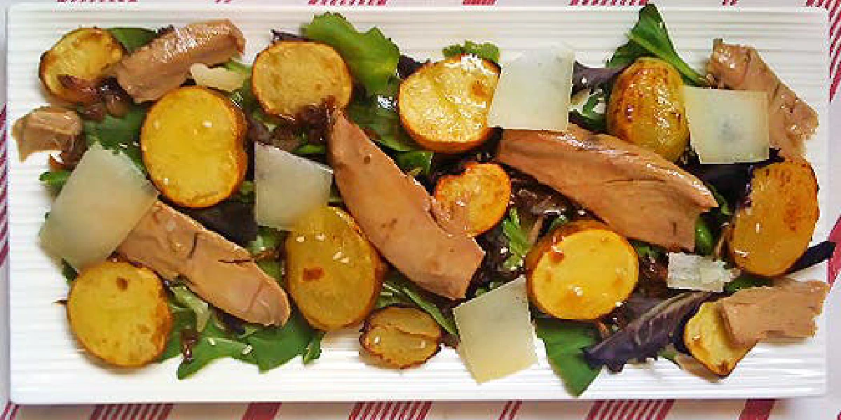 Receta de Ensalada de patatas, ventresca y queso de oveja